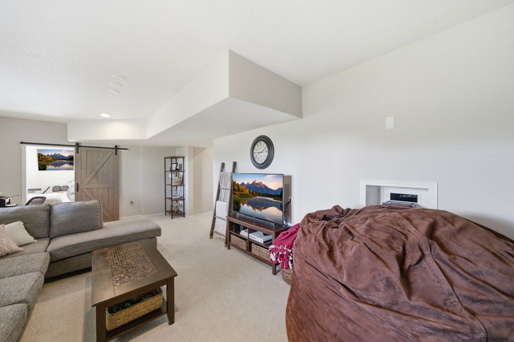 Listing Photo: 1935 SE Prairie Creek Dr, Waukee, IA 50263-27